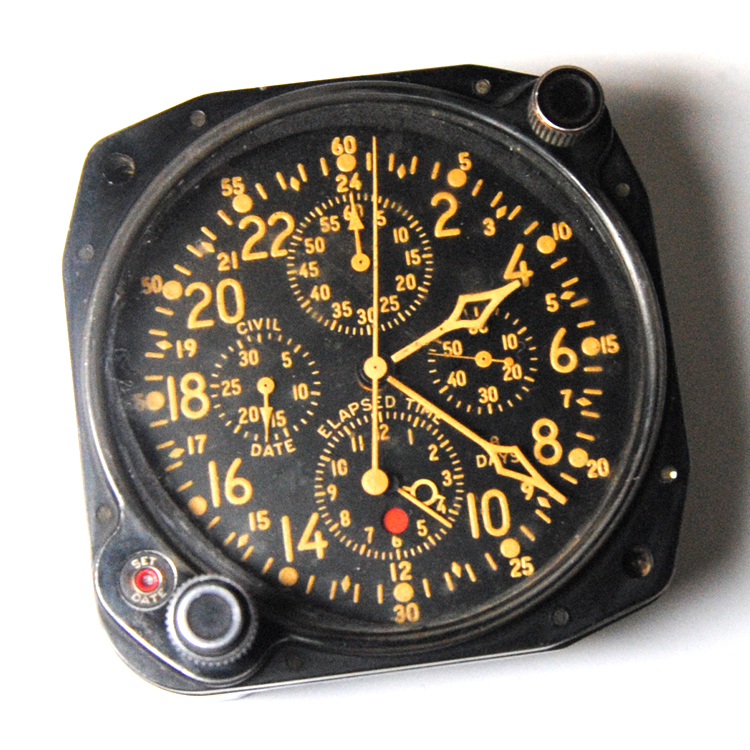 Военные 24 часы. АЧС-1 циферблат. Часы авиационные Elgin. Часы Aviator 24 hour Scale. Авиационные часы Elgin Cockpit Clock Pioneer.