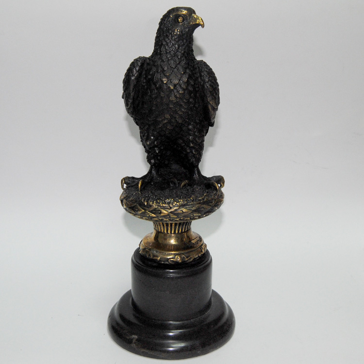 статуэтка попугаи бронза змеевик. бронза сокол. бронза сокол. фигура сокол. бронзовый сокол на щербаковке.